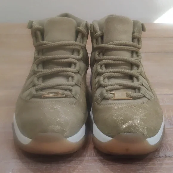 Jordan 11's Olive Lux - Picture 1 of 11